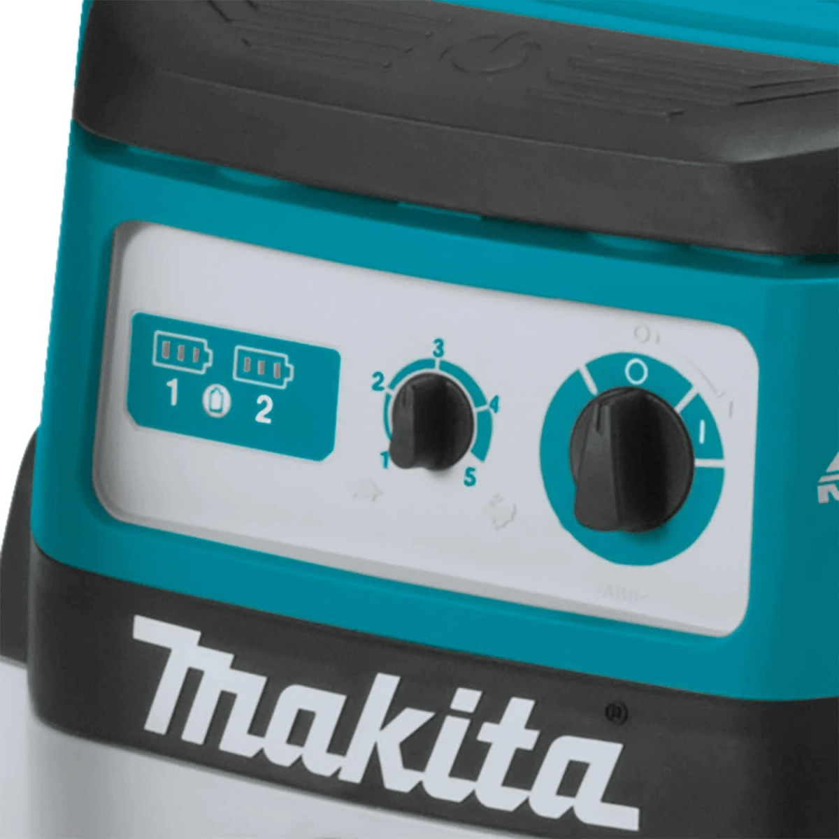 Panel de control de un dispositivo Makita con indicador de batería y diales.