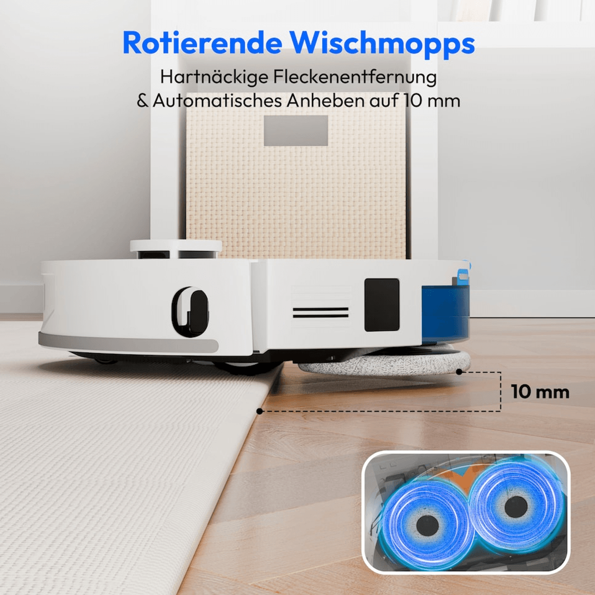 Ein Saugroboter auf Holzboden mit angehobenem Wischer, 10 mm Hubhöhe an einem Teppich, mit deutschem Text.