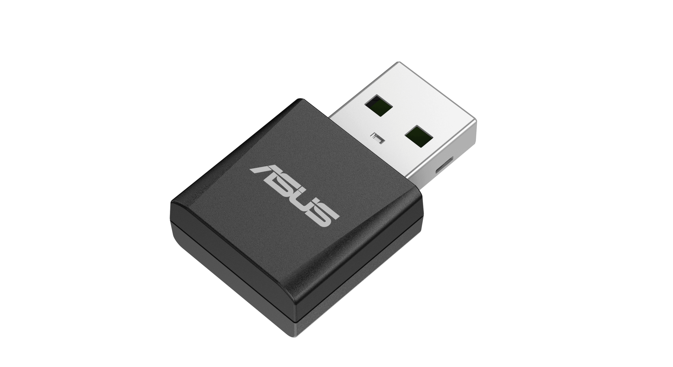 Un pequeño adaptador USB negro de Asus con un conector plateado sobre un fondo blanco.