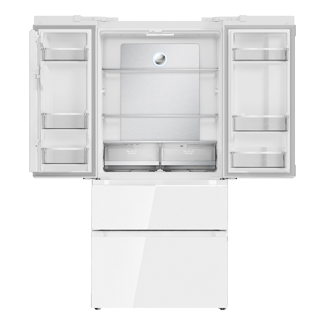 Refrigerador blanco con puertas dobles abiertas, estantes y dos cajones inferiores grandes.