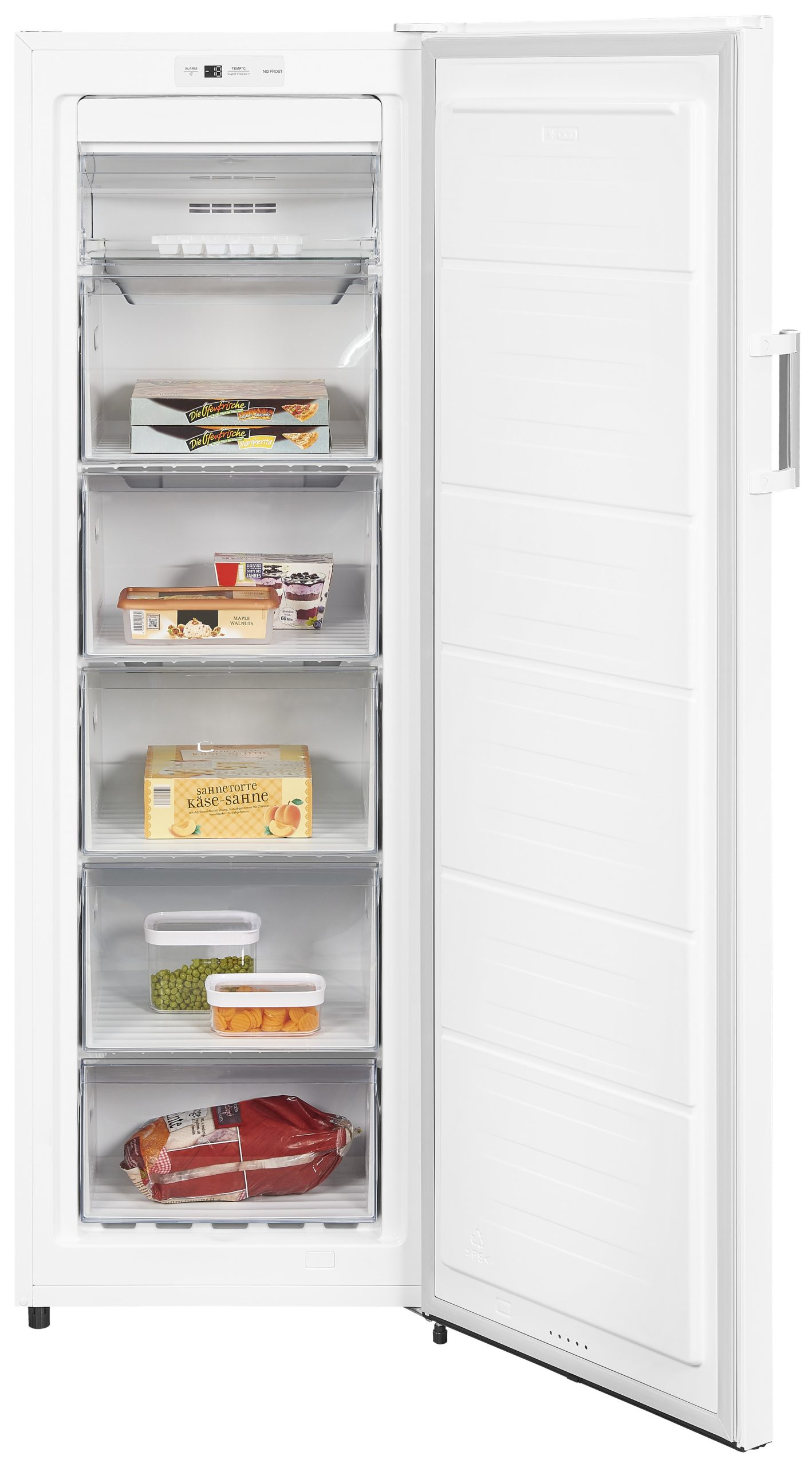 Un congelador vertical blanco abierto con cinco cajones transparentes llenos de varios alimentos sobre fondo blanco.