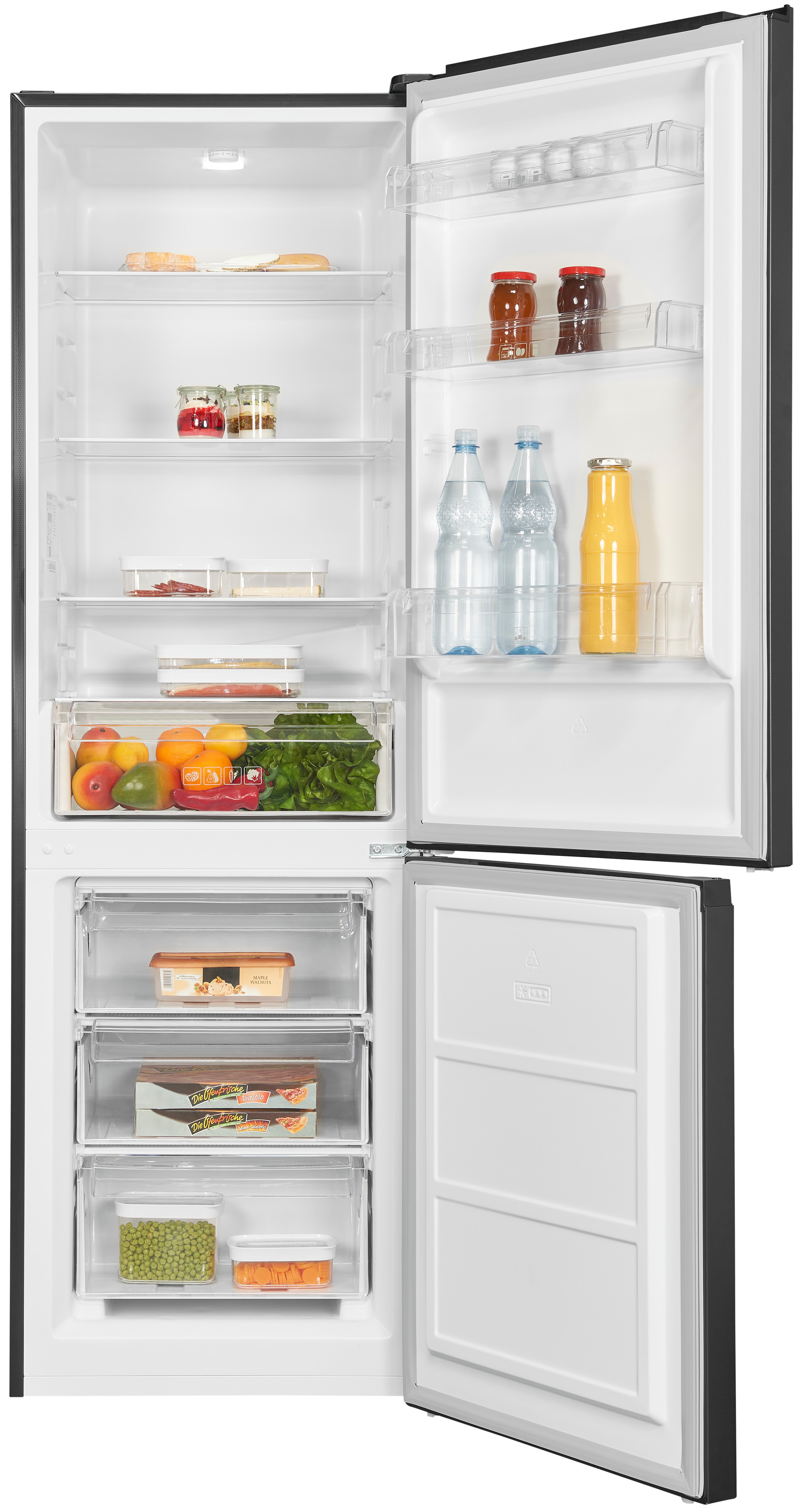 Ein offener schwarzer Kühlschrank mit Lebensmitteln, Getränken, Obst und Gemüse auf den Regalen.