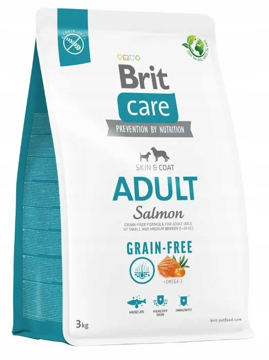 Envase blanco y turquesa de comida para perros Brit Care Adult Salmon con imagen de salmón.