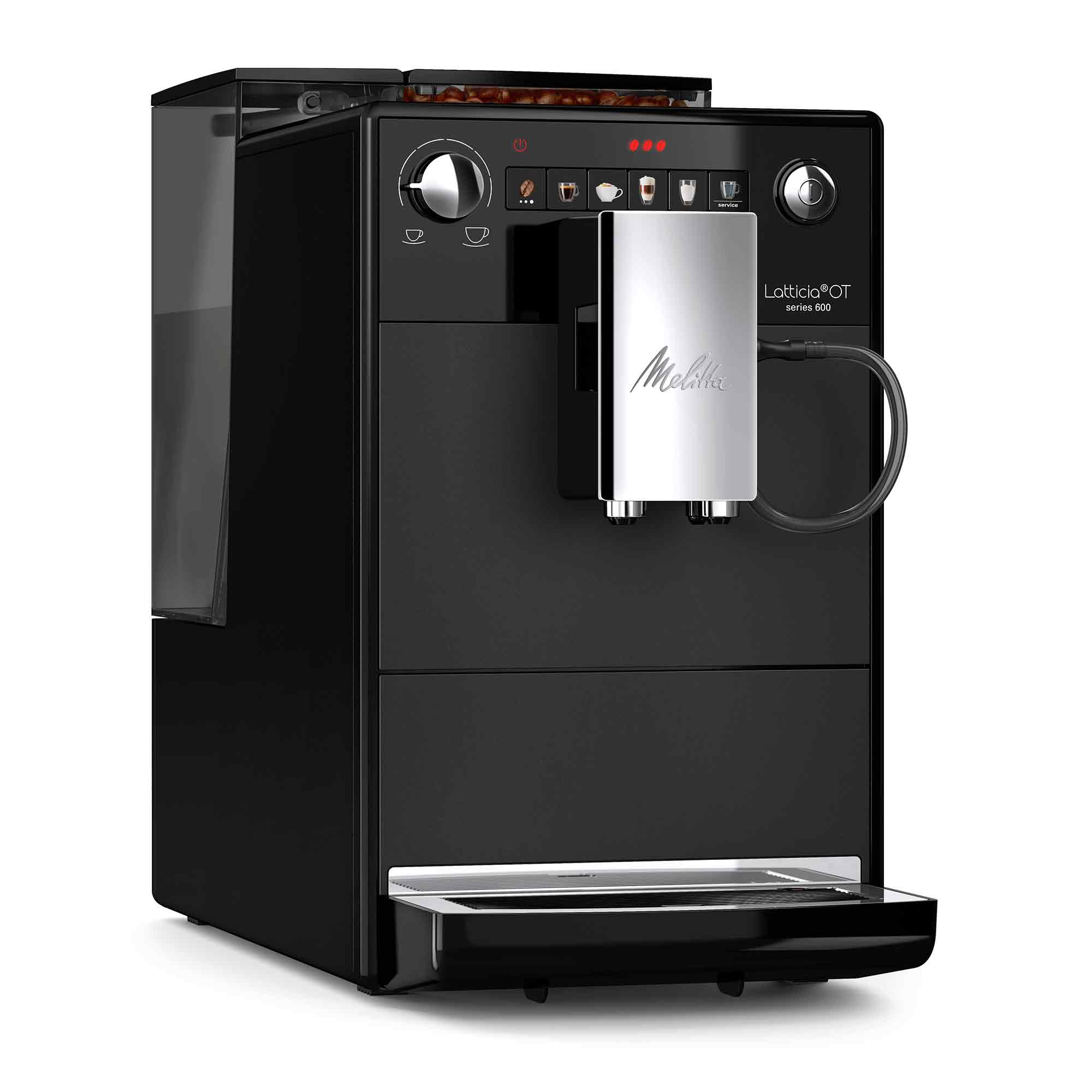 Una macchina da caffè nera Melitta Latticia OT con montalatte cromato e serbatoio.