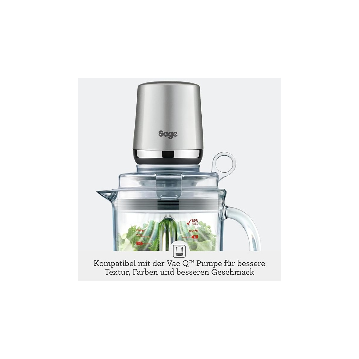 Accessorio pompa sottovuoto Sage su un frullatore con insalata fresca, testo in tedesco.