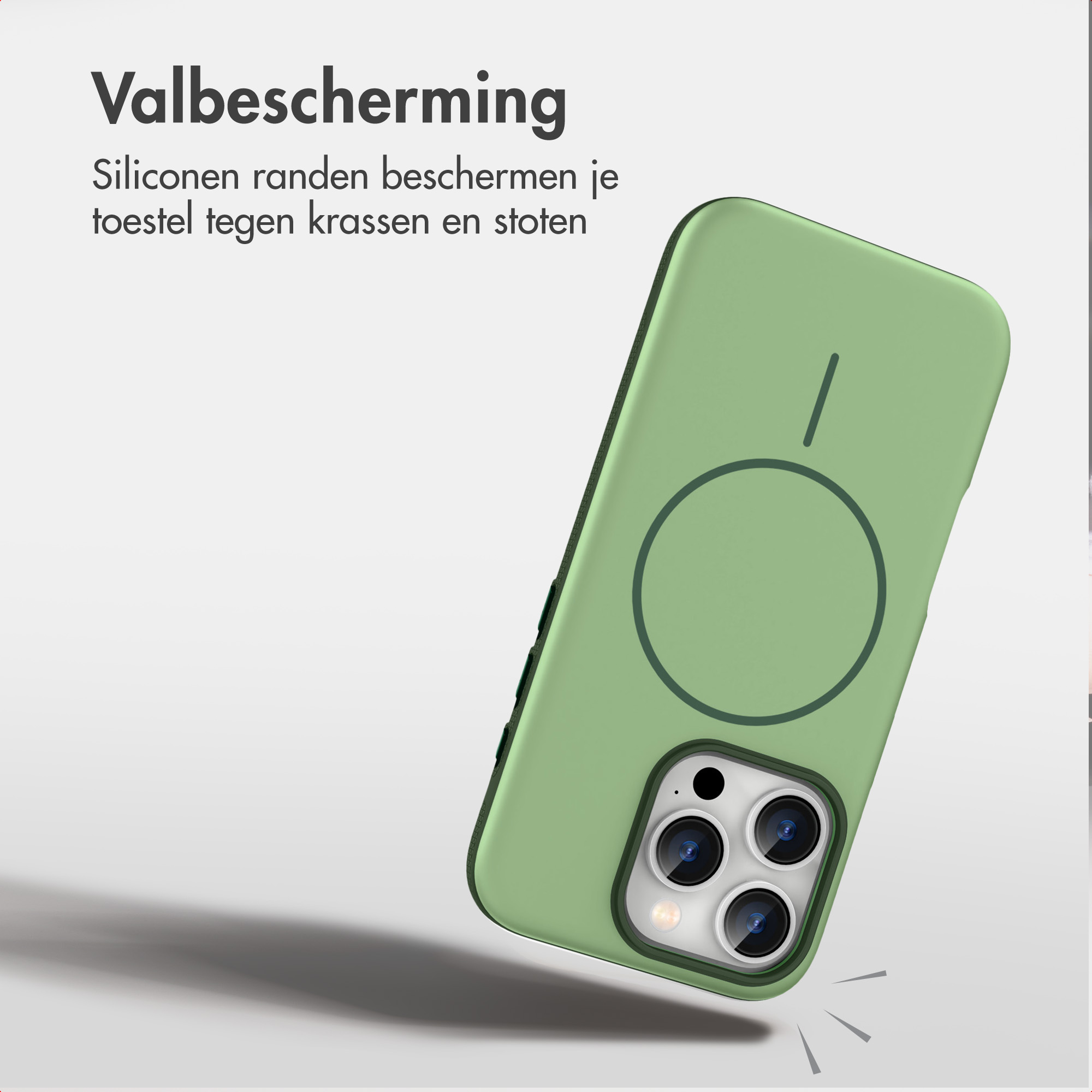 Eine hellgrüne Handyhülle auf einem Smartphone mit mehreren Kameralinsen vor hellem Hintergrund.