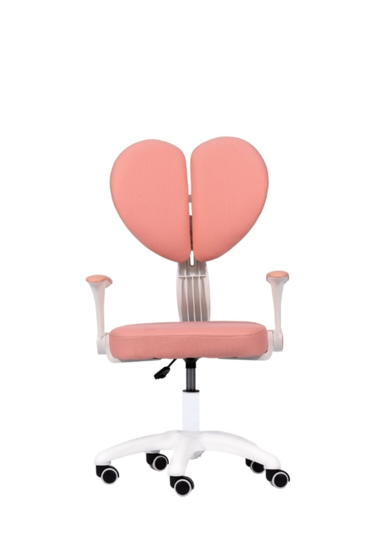 Kalp şeklinde sırt dayanağına ve beyaz tekerleklere sahip ergonomik pembe çocuk ofis koltuğu.