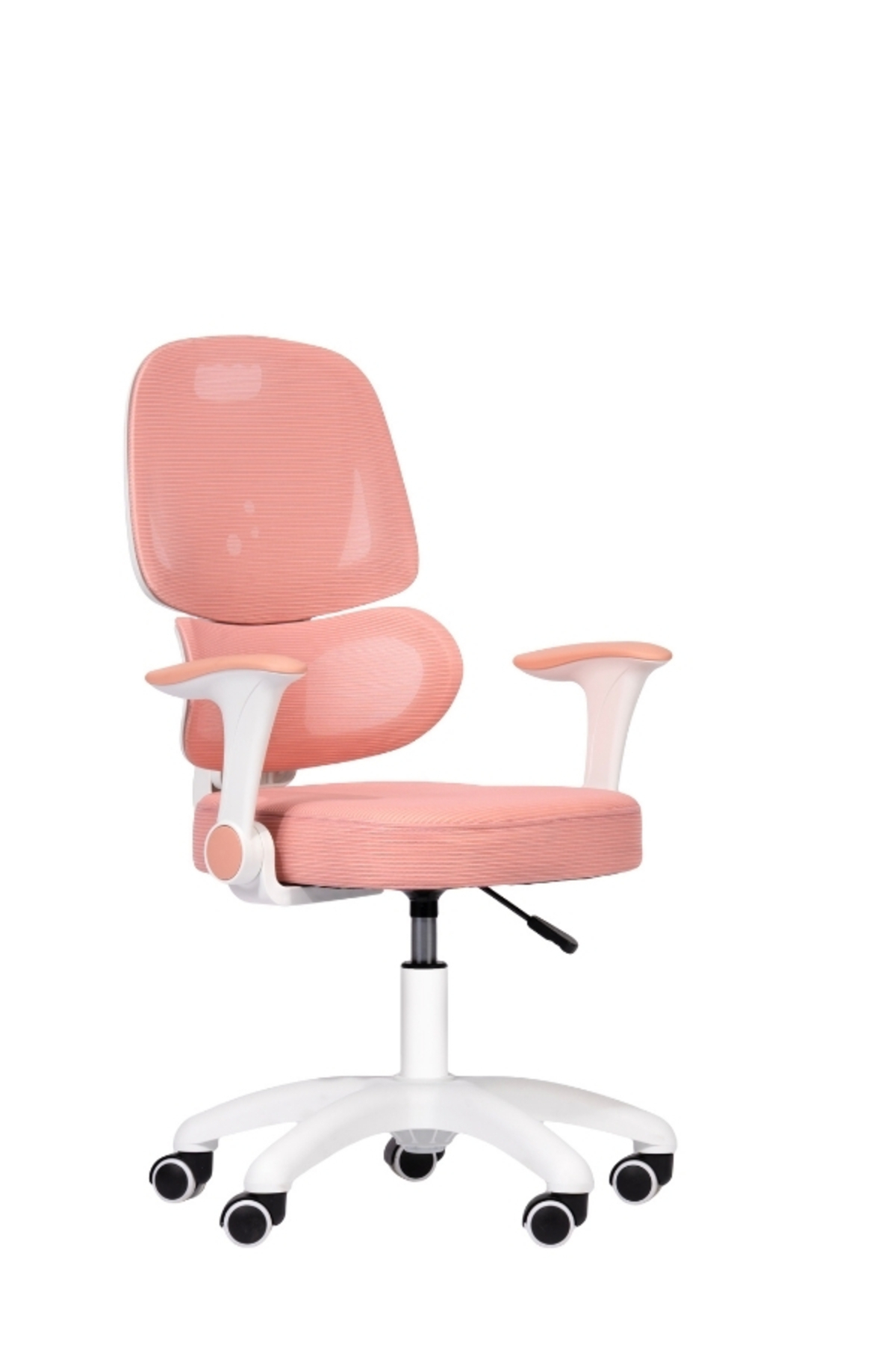 Beyaz arka planda tekerlekli, pembe ve beyaz ergonomik bir ofis sandalyesi.