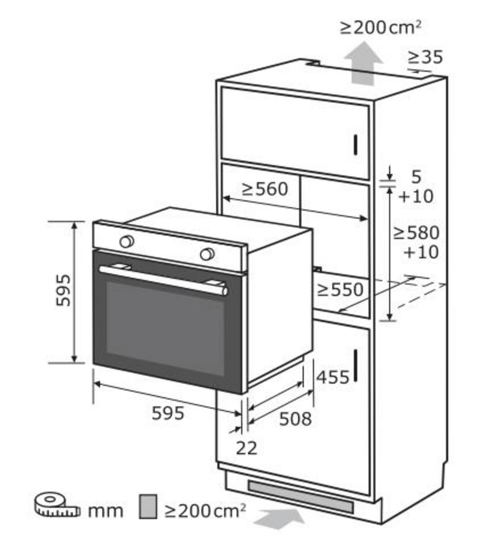 Dibujo técnico que muestra las dimensiones de instalación de un horno en un mueble de cocina con medidas en milímetros.