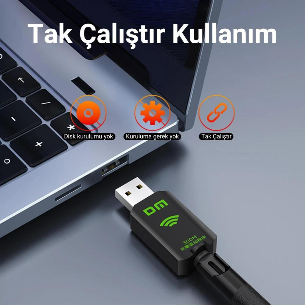Bir dizüstü bilgisayara takılı USB Wi-Fi adaptörü, metin ve simgelerle.