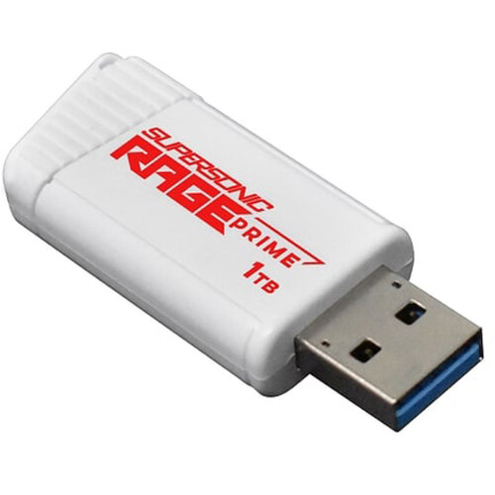 Ein weißer Supersonic Rage Prime 1TB USB-Stick mit rotem Text vor weißem Hintergrund.
