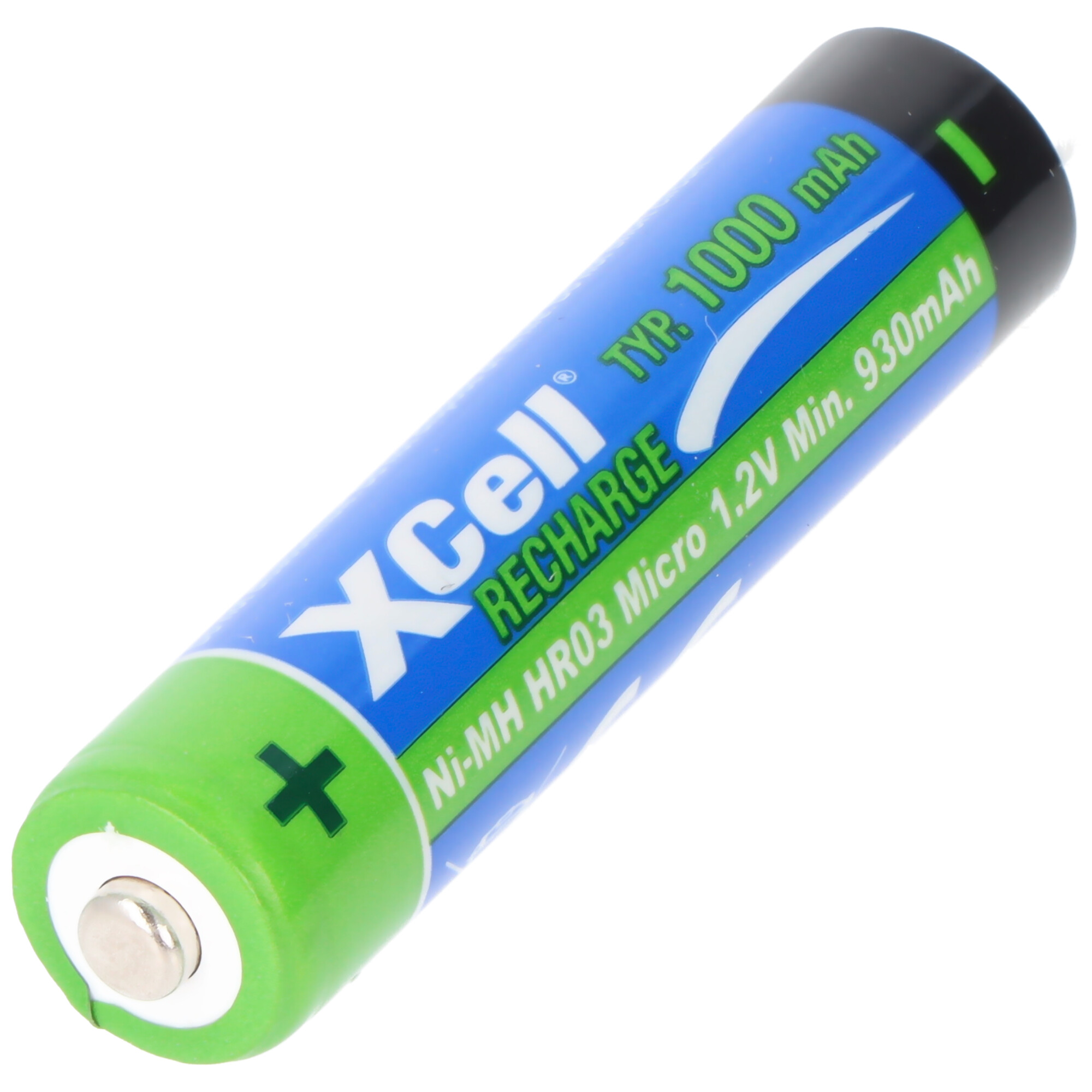 Blaue und grüne XCell Micro-Wiederaufladbare Ni-MH AAA-Batterie auf weißem Hintergrund.