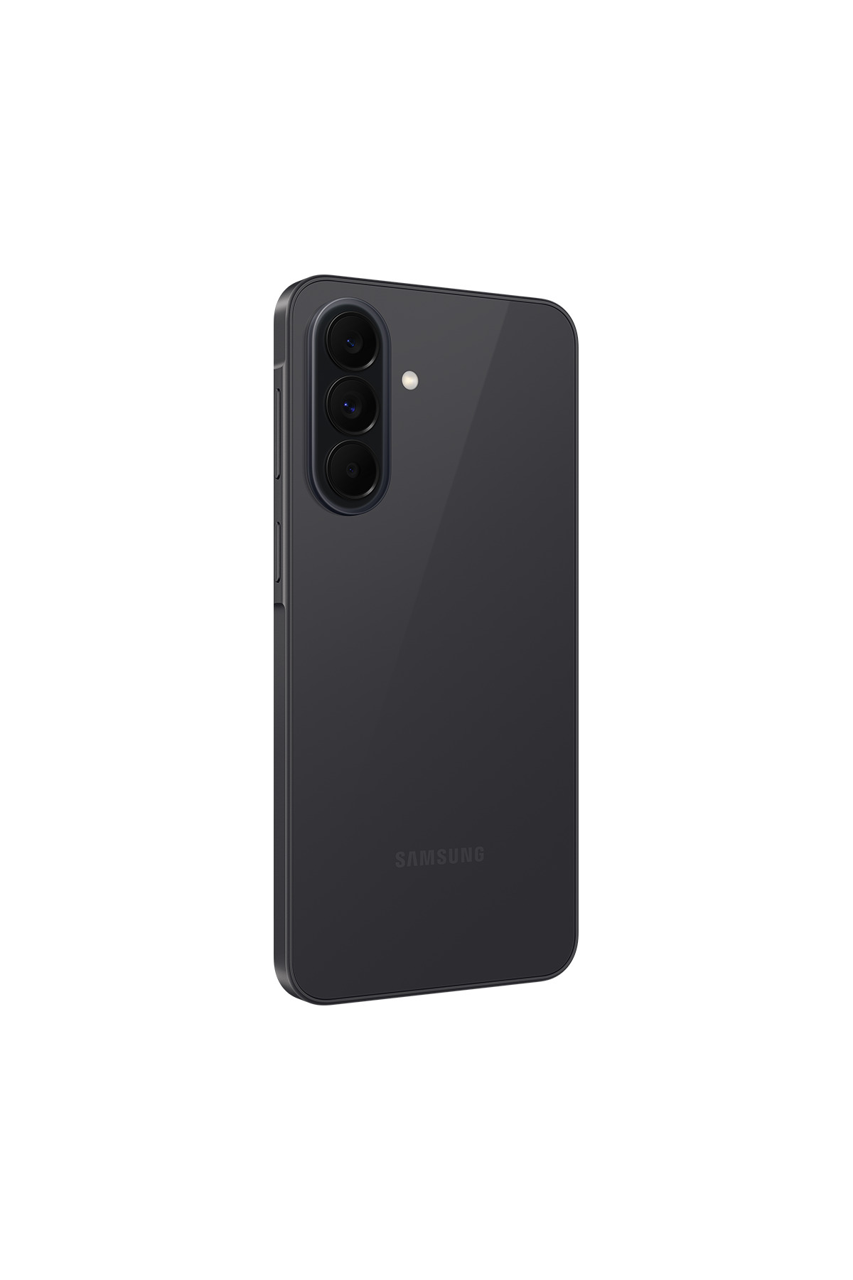 Beyaz arka planda dikey olarak hizalanmış üç kameralı siyah bir Samsung akıllı telefonun arkası.