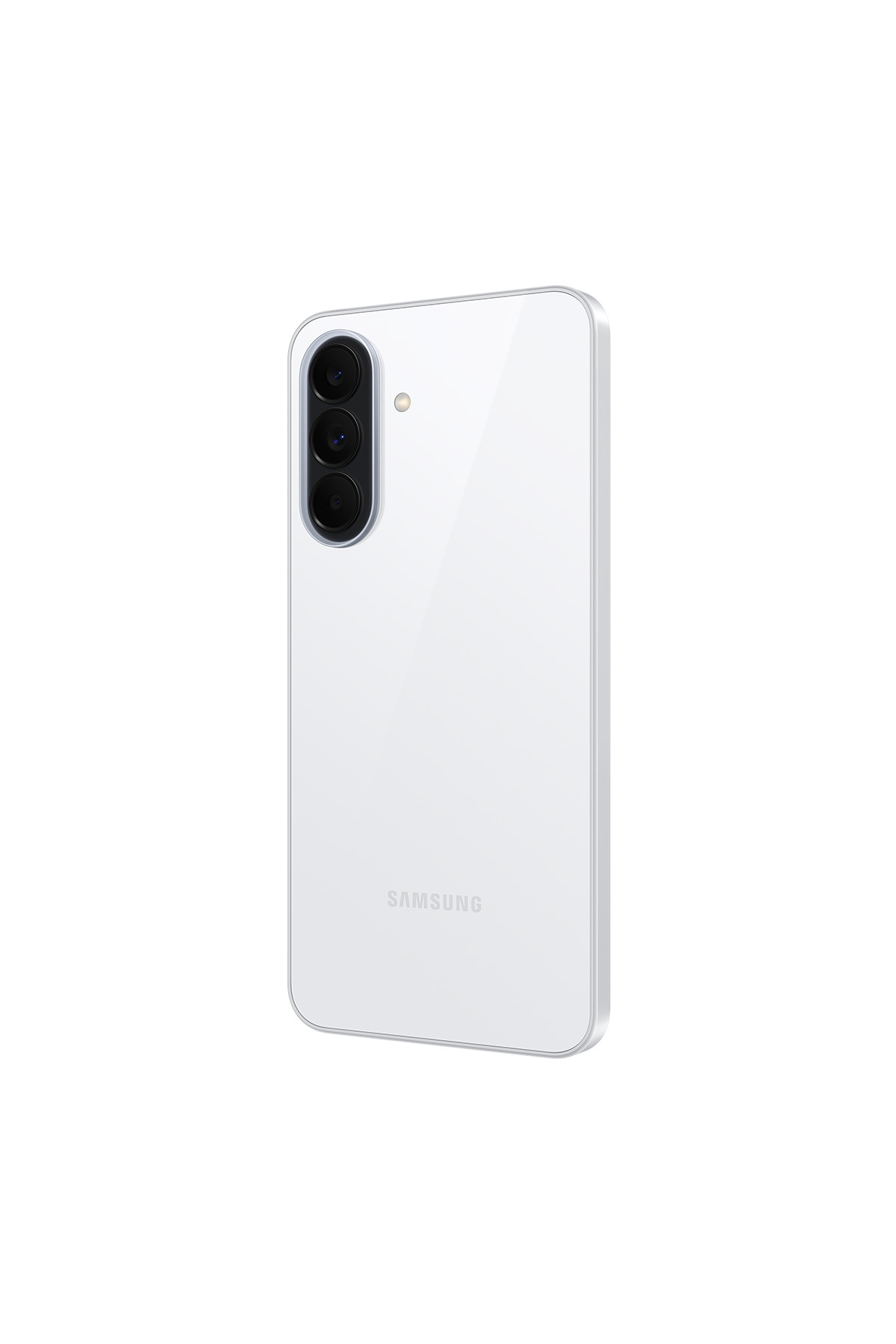 Solda dikey üçlü kamera kurulumu ve altta Samsung logosu bulunan beyaz bir Samsung akıllı telefonun arkası.