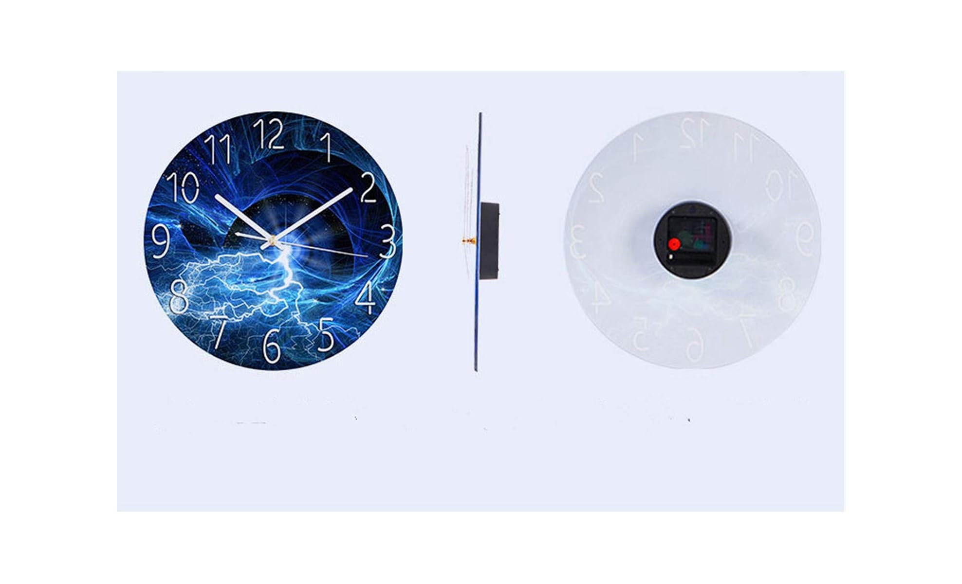 Drei Ansichten einer runden Wanduhr mit blauem Blitz-Design, von vorne, der Seite und hinten.