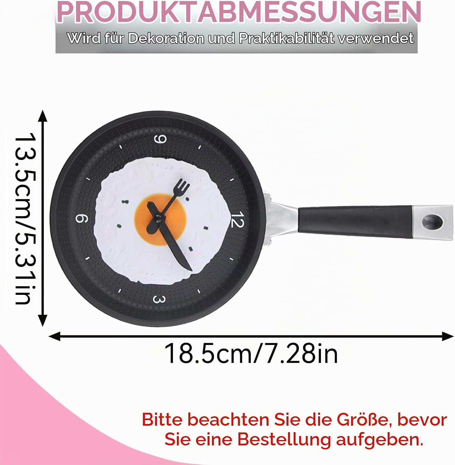 Bratpfannen-Uhr mit Spiegelei-Zifferblatt, Gabel- und Messer-Zeigern sowie Abmessungen von 13.5x18.5 cm.