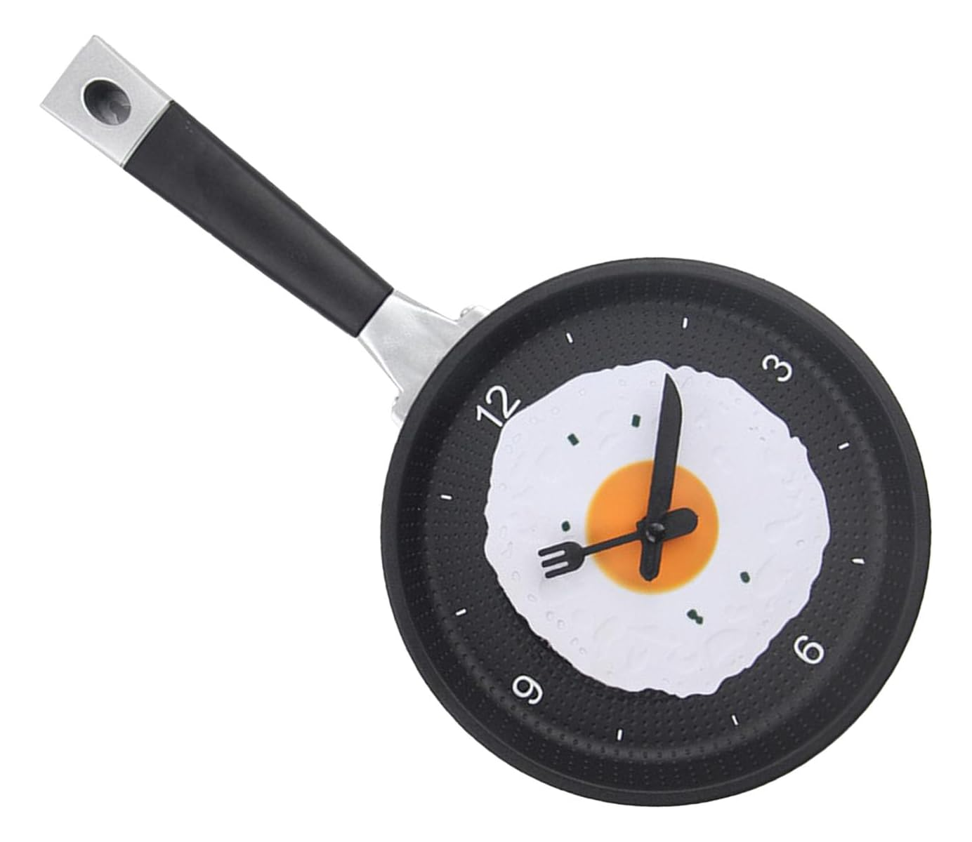Wanduhr im Design einer schwarzen Bratpfanne mit Spiegelei-Zifferblatt und Besteckzeigern.
