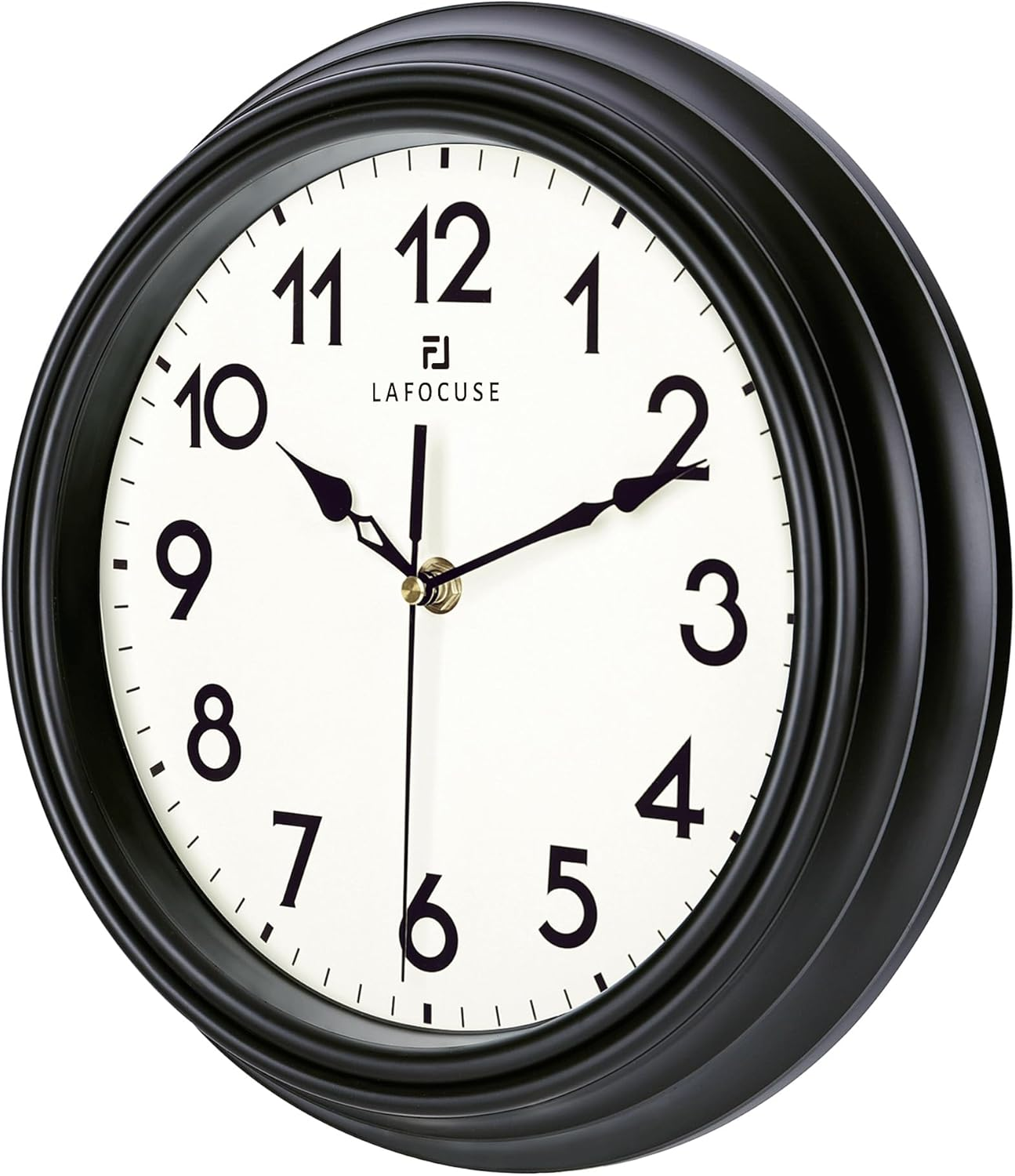 Eine runde Wanduhr mit schwarzem Rahmen, weißem Zifferblatt und großen schwarzen Ziffern.
