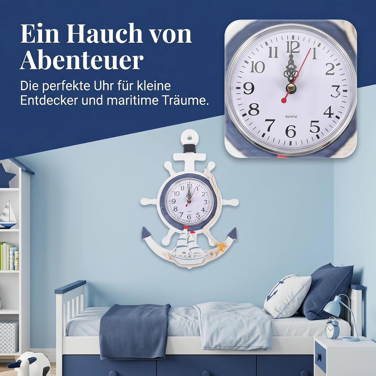 Maritime Kinderzimmerwand mit Anker-Wanduhr, Bett und Spielzeugregal.