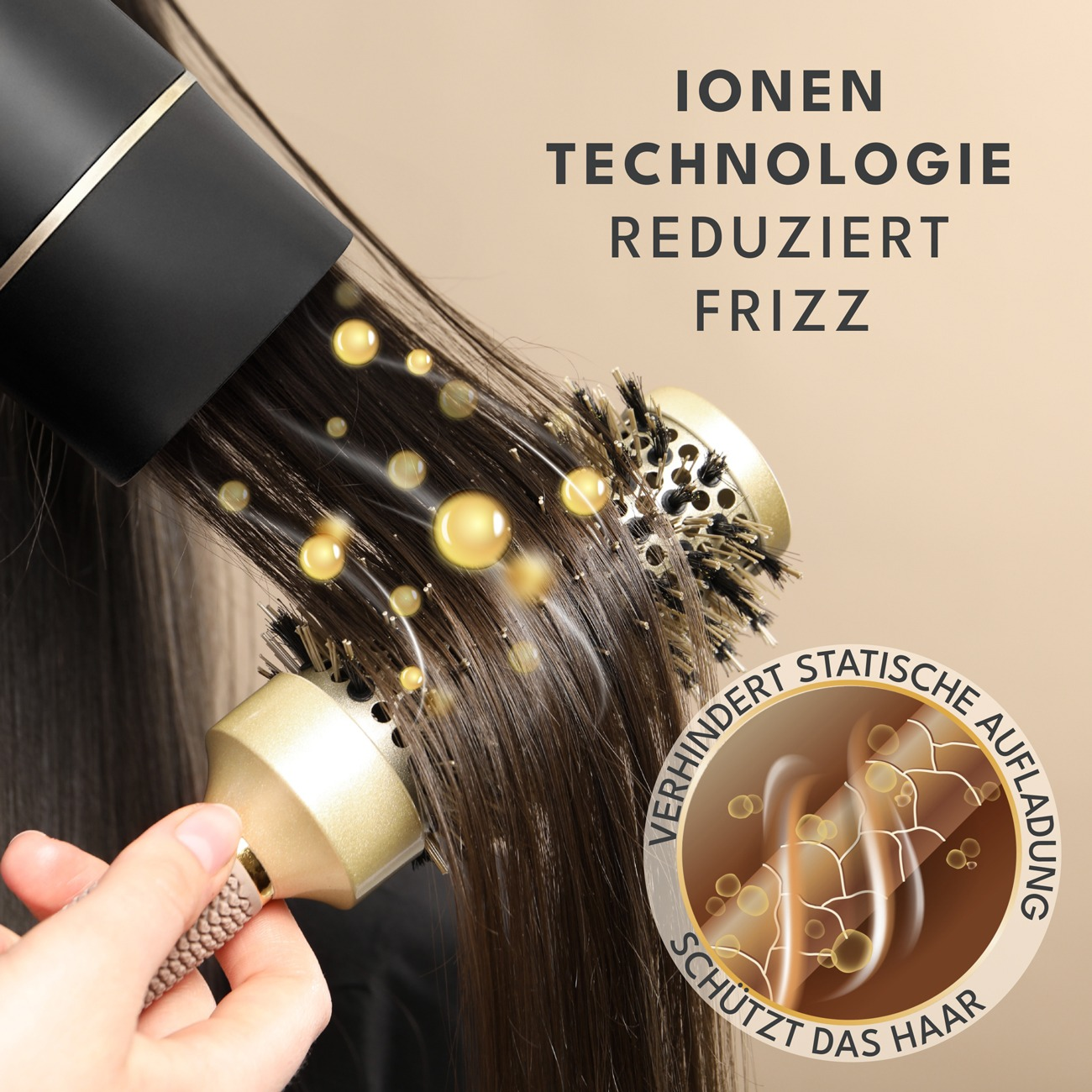Ein Föhn mit Ionnentechnologie trocknet glänzendes braunes Haar mit einer Rundbürste.