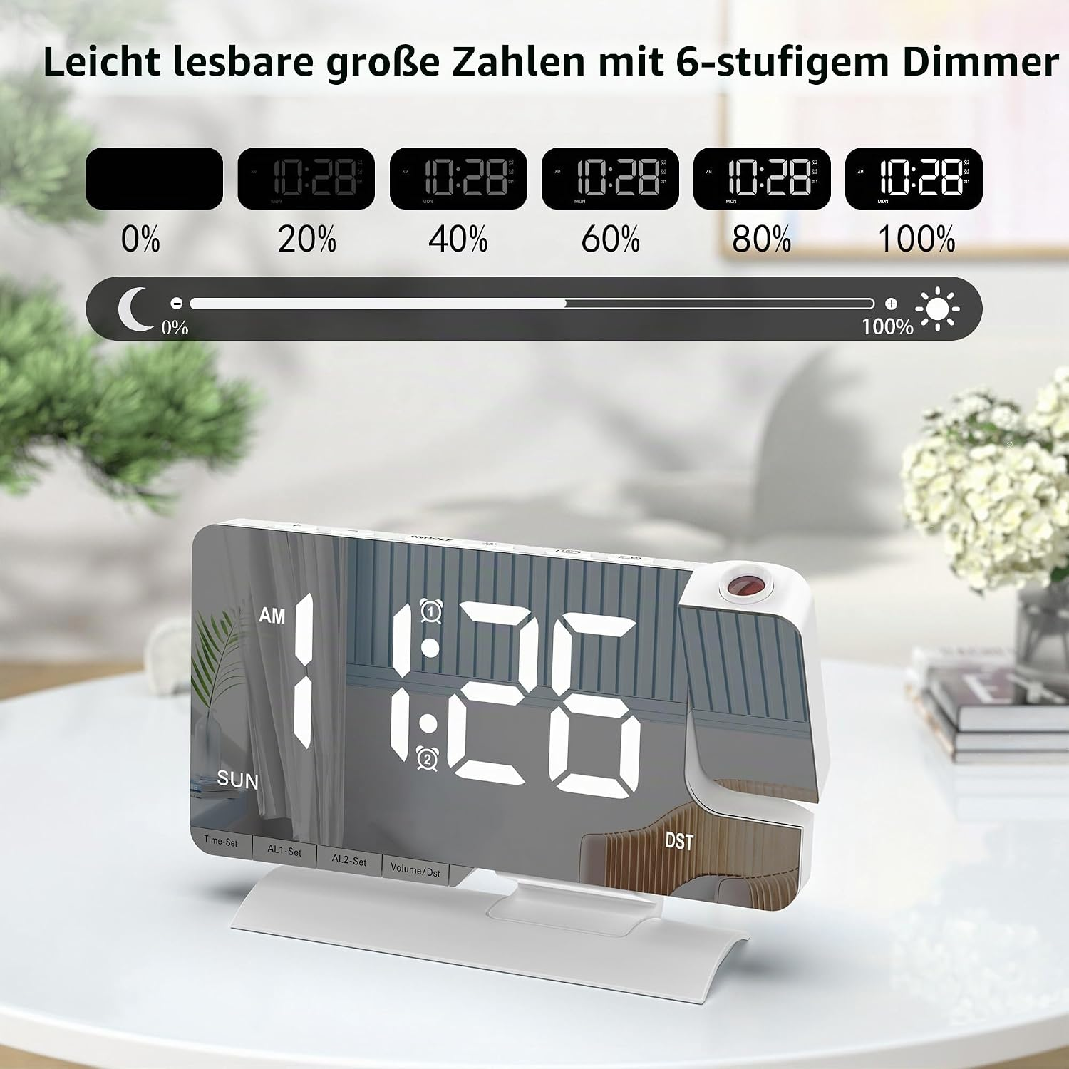 Ein digitaler Projektionswecker auf einem weißen Tisch zeigt große weiße Zahlen, mit einer Dimmer-Tabelle darüber.