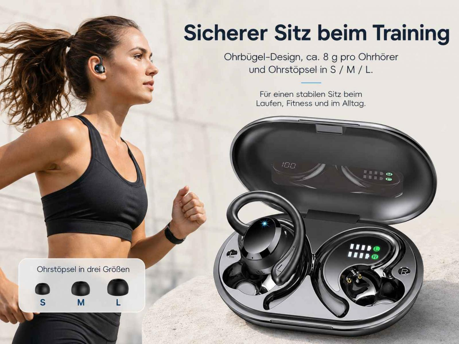 Sportliche Frau mit In-Ear-Kopfhörern und offener Ladebox mit digitaler Anzeige.