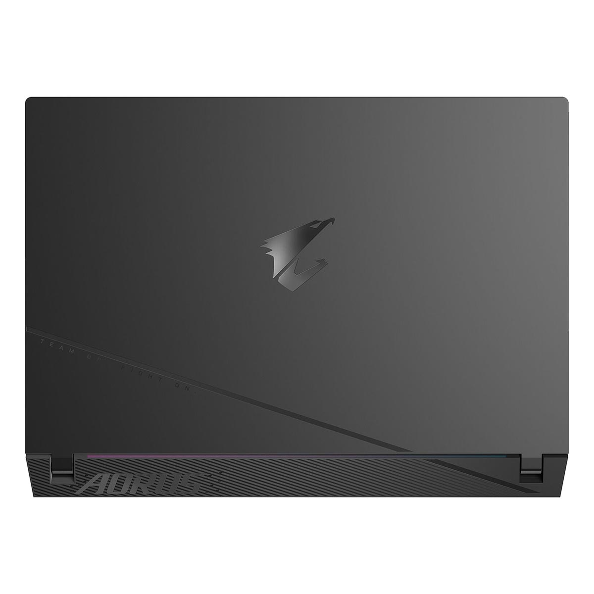 Ein geschlossener schwarzer Aorus-Laptop mit Adler-Logo und dem Schriftzug Team Up Fight On.