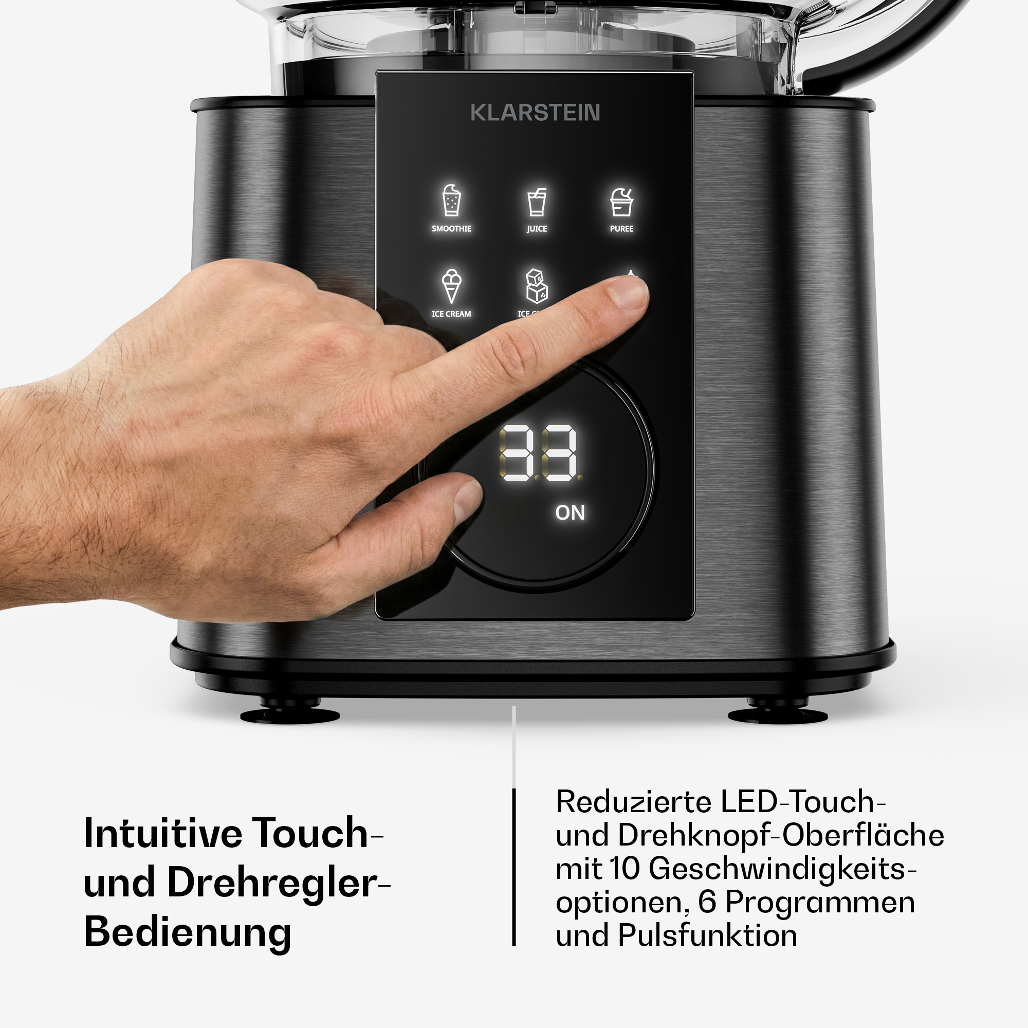 Mano che aziona il display touch LED di un frullatore nero Klarstein con varie icone di programma.