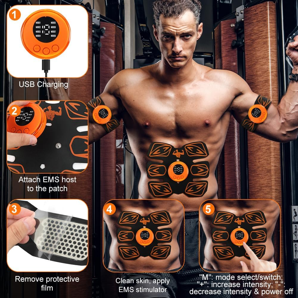 Ein Fitnessmann zeigt die Verwendung eines EMS-Muskelstimulators mit Kontrolldisplays am Bauch und an den Armen.