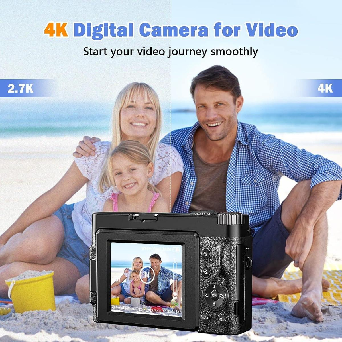 Eine glückliche Familie am Strand wird auf dem Bildschirm einer schwarzen 4K-Digitalkamera angezeigt.