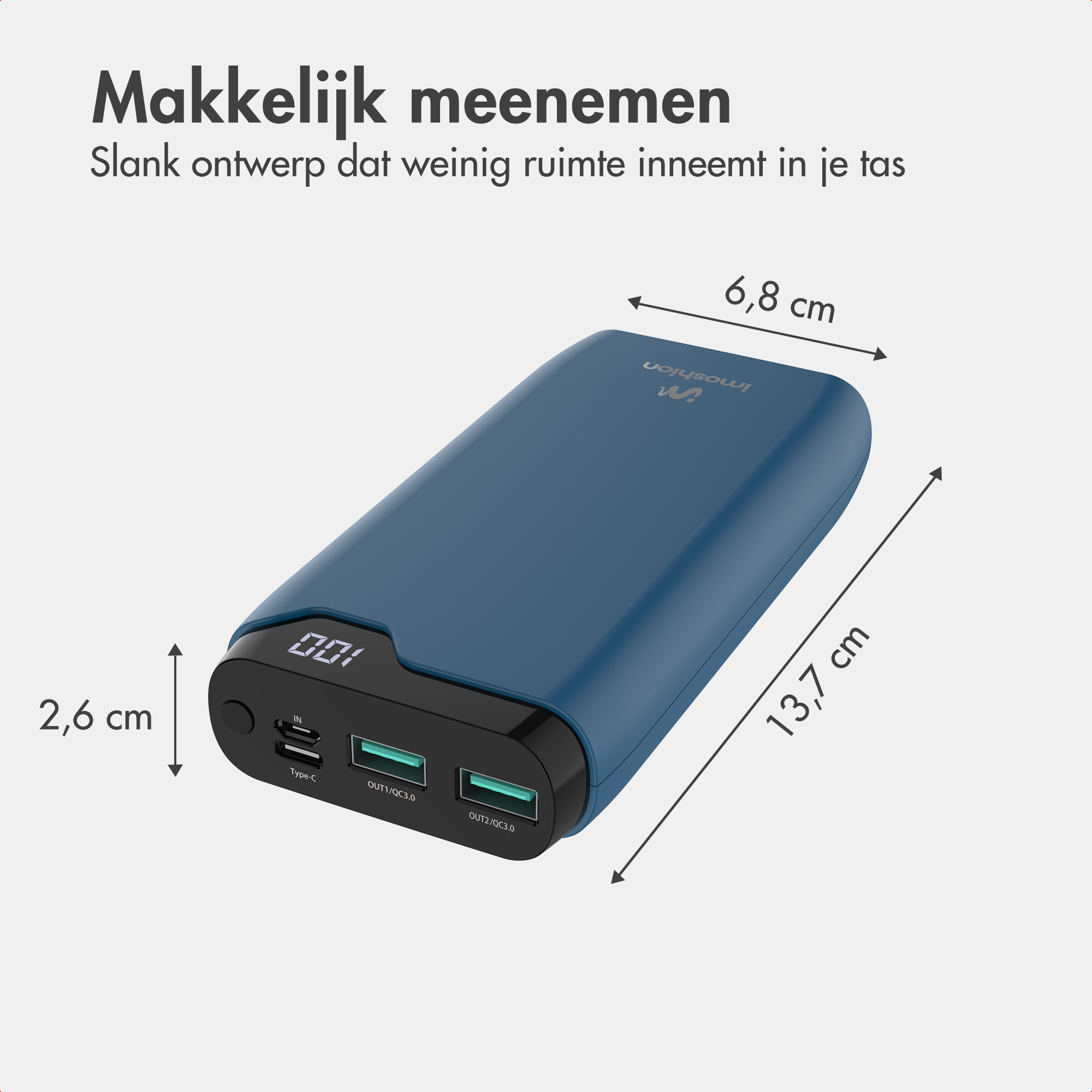 Batterie externe bleue avec dimensions de 13,7x6,8x2,6 cm, affichage numérique et ports USB.
