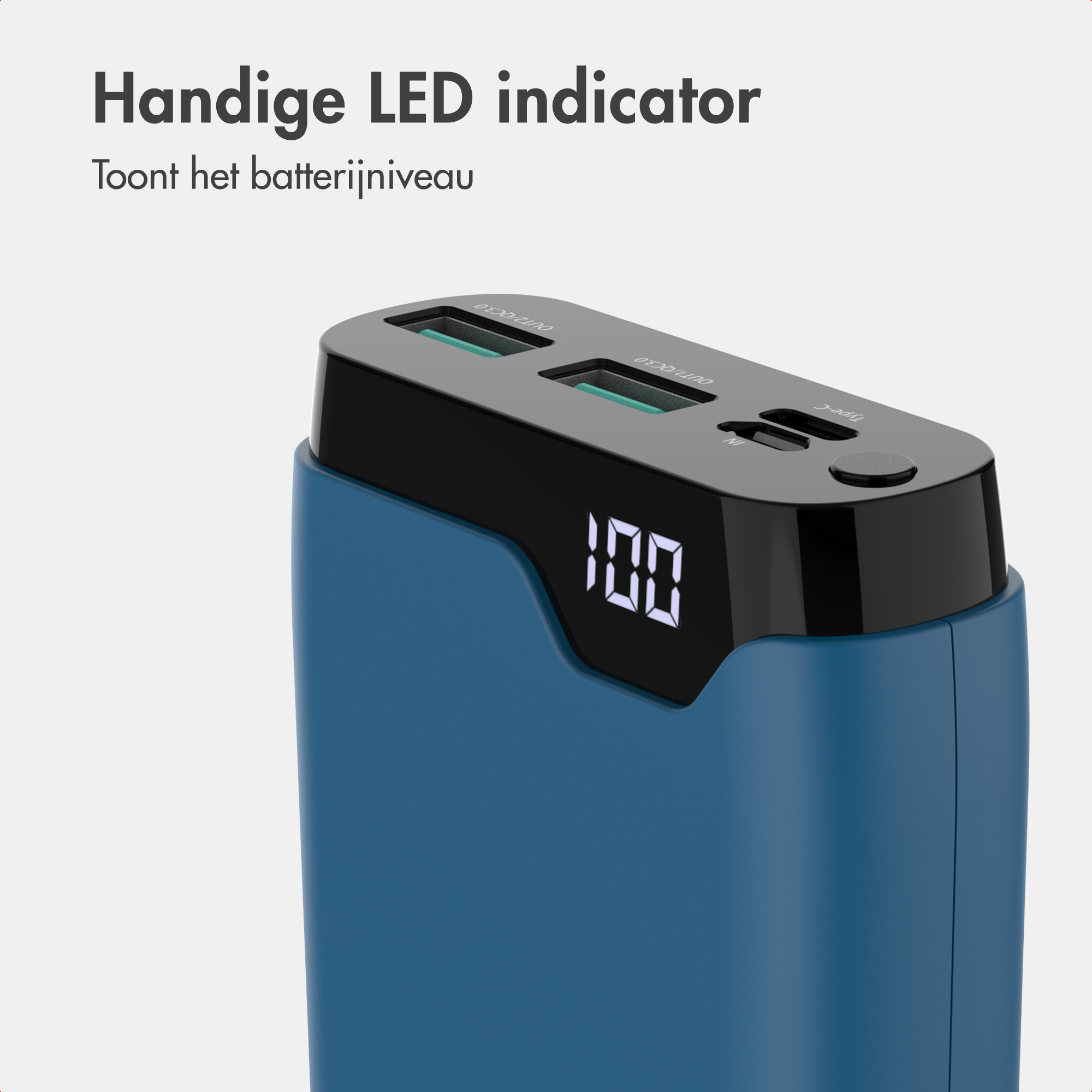 Batterie externe bleue avec affichage LED du niveau de batterie et ports multiples.