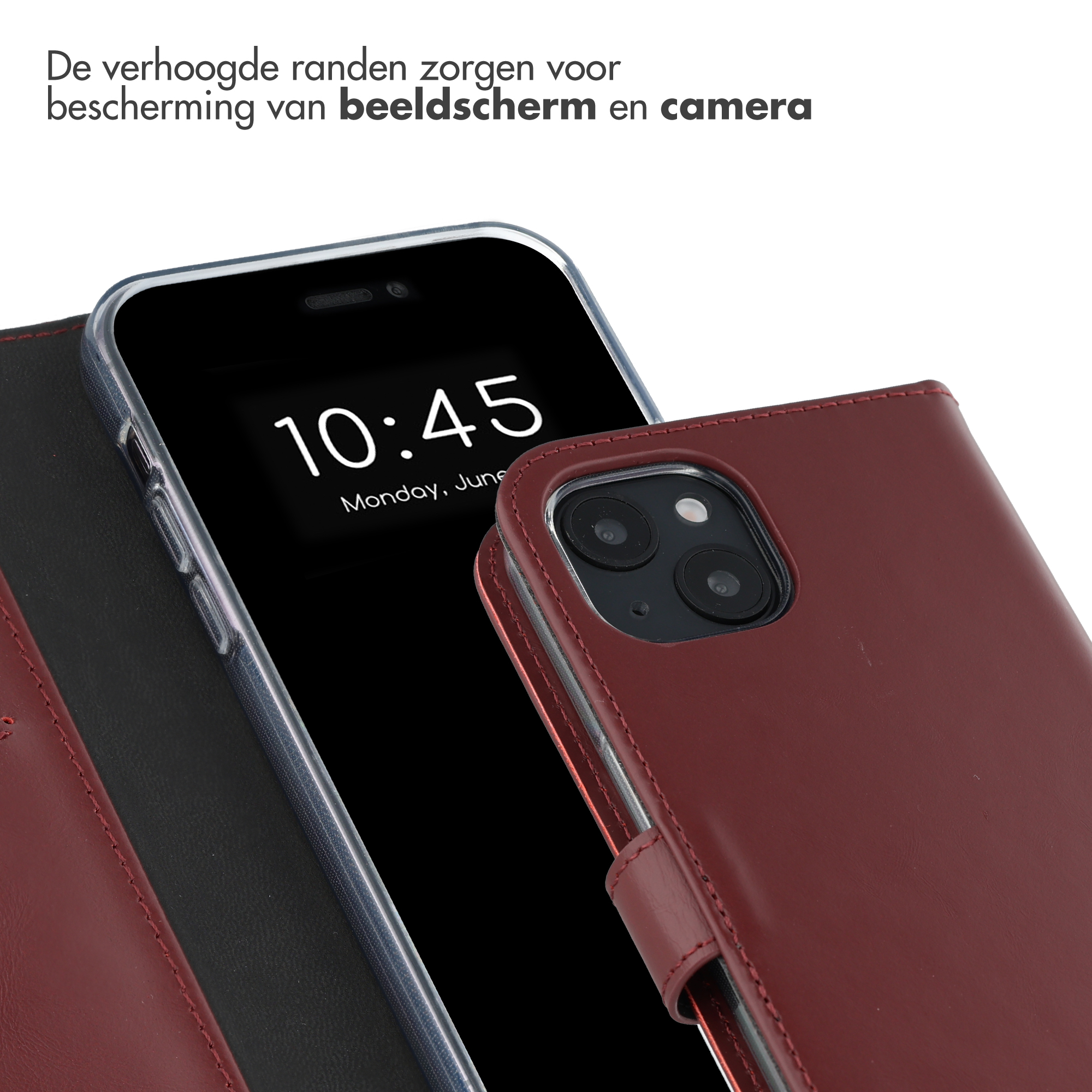 Een smartphone in een rood leren telefoonhoesje met Nederlandse tekst.