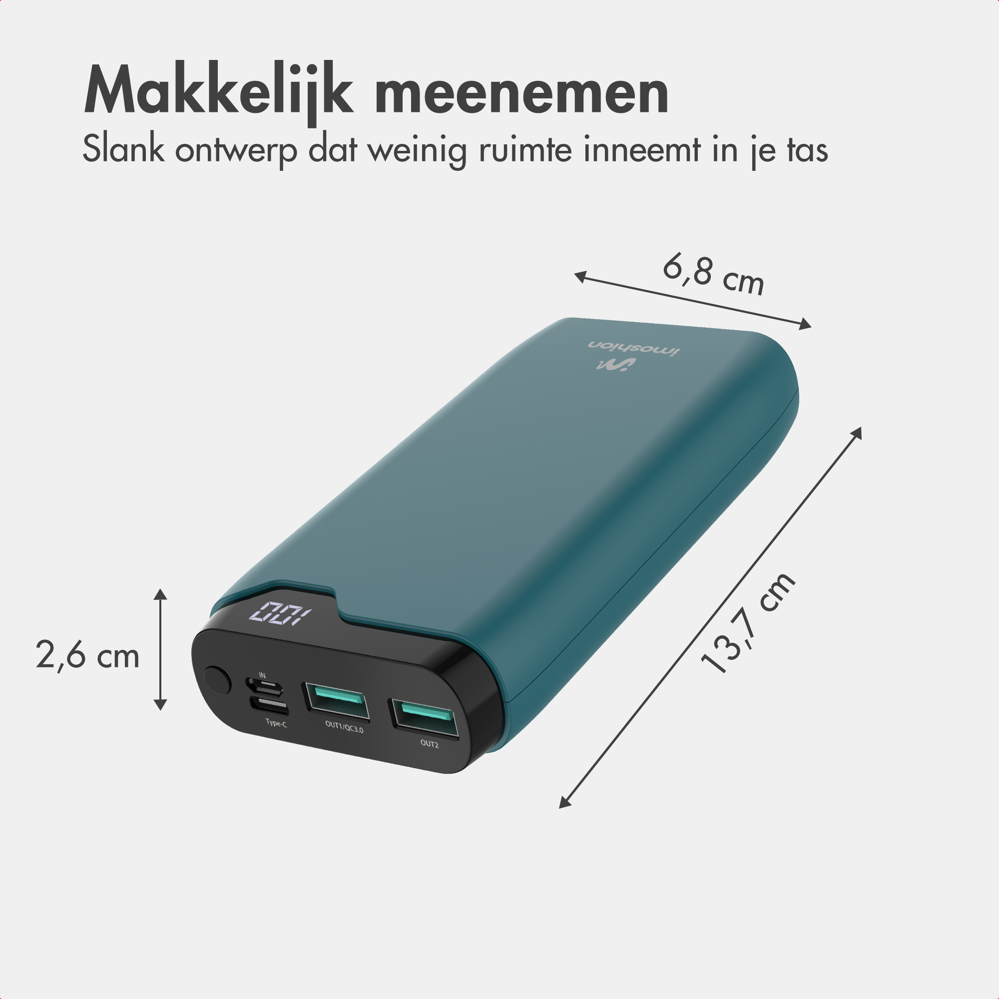 Grüne Powerbank mit Maßen: 13,7 cm lang, 6,8 cm breit und 2,6 cm dick.