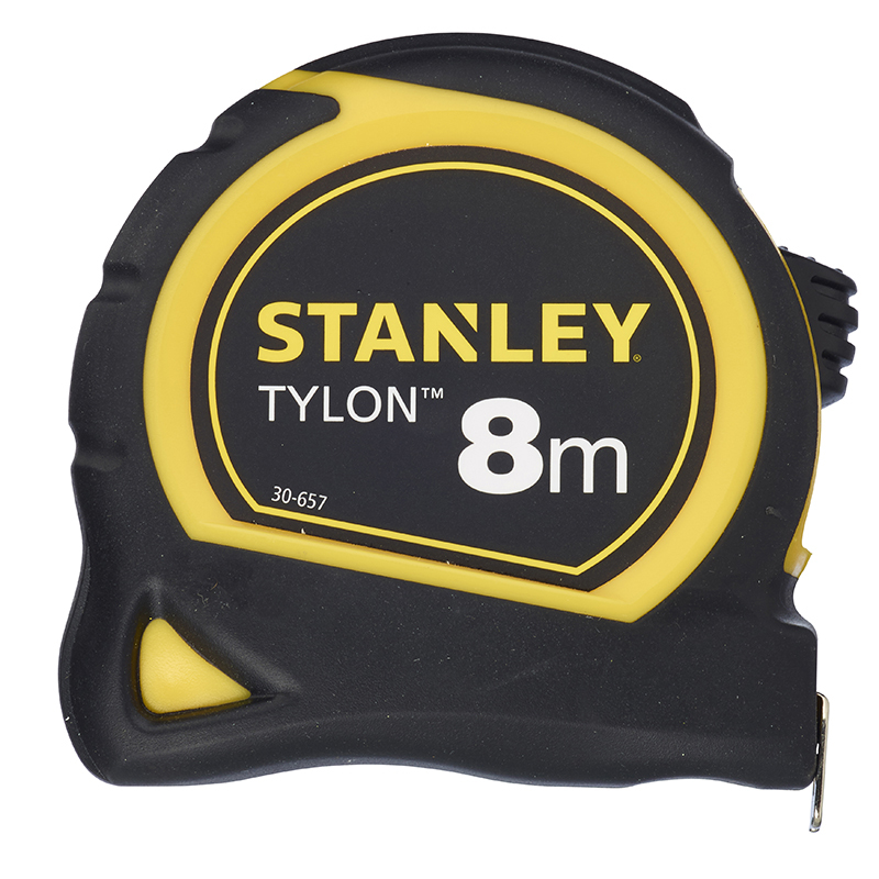 Un metro a nastro Stanley Tylon 8m nero e giallo con testo bianco su sfondo bianco.