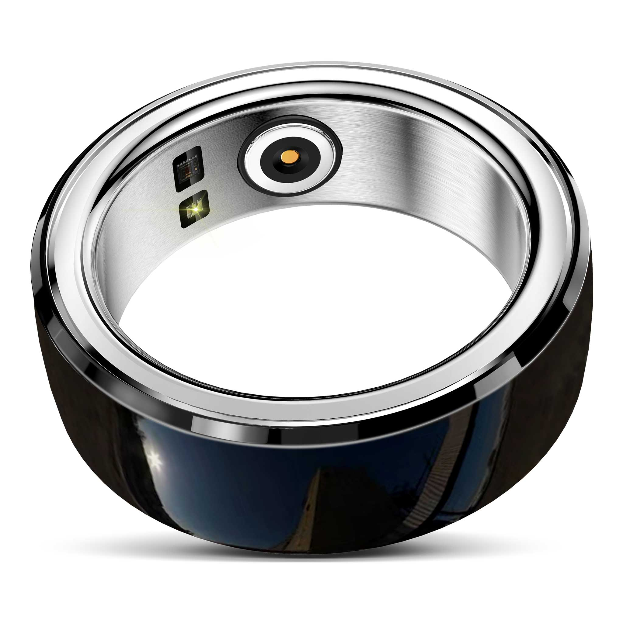 Zbliżenie eleganckiego, srebrnego smart ringa ukazujące jego czujniki wewnętrzne i polerowane wnętrze.