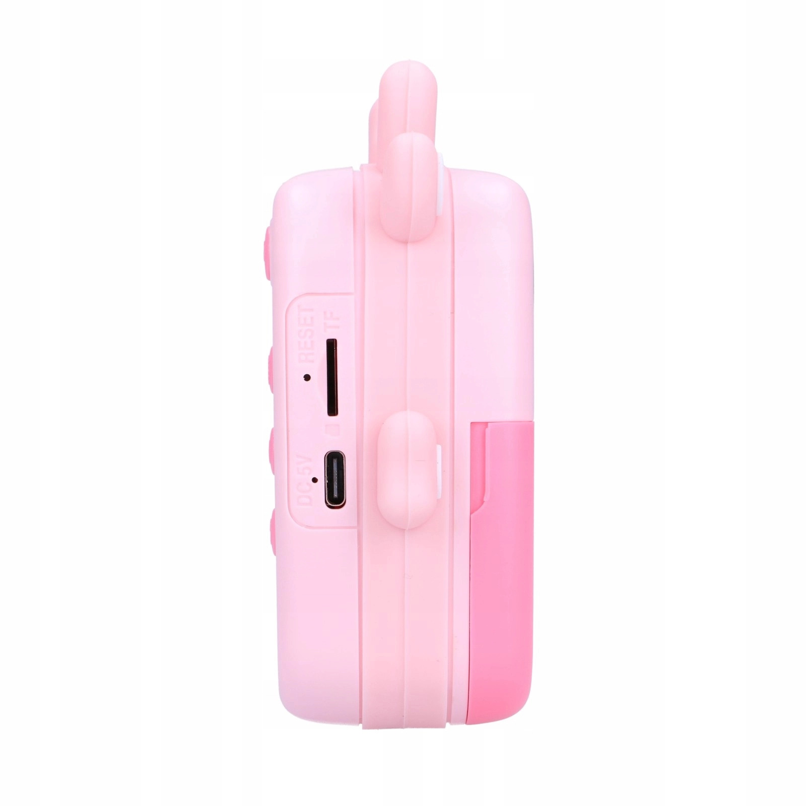 Vista laterale di un giocattolo rosa per bambini con slot per scheda TF e porta USB-C su sfondo bianco.