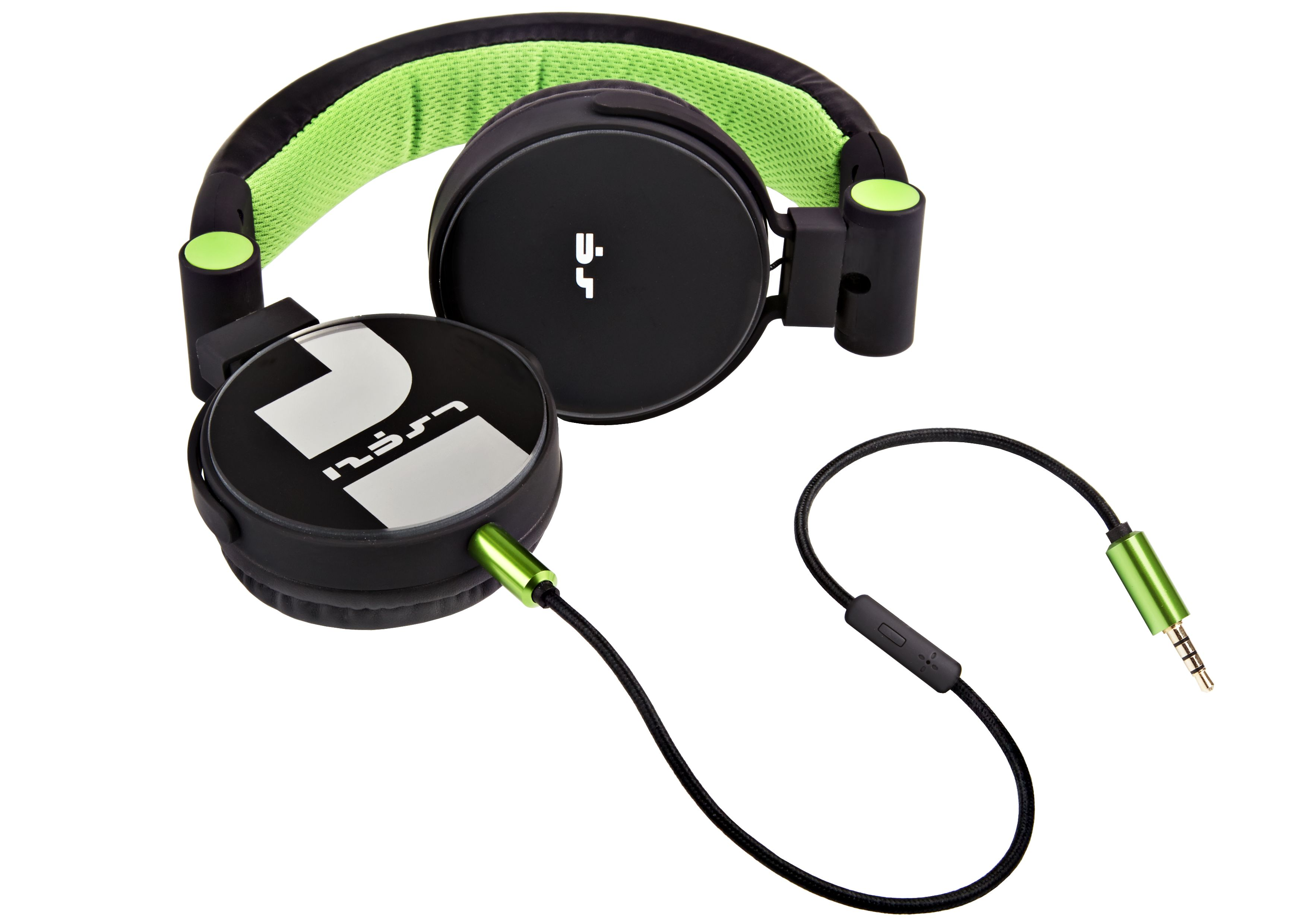 Czarne i zielone słuchawki nauszne z białym logo i dołączonym kablem audio zakończonym wtykiem jack 3,5 mm.