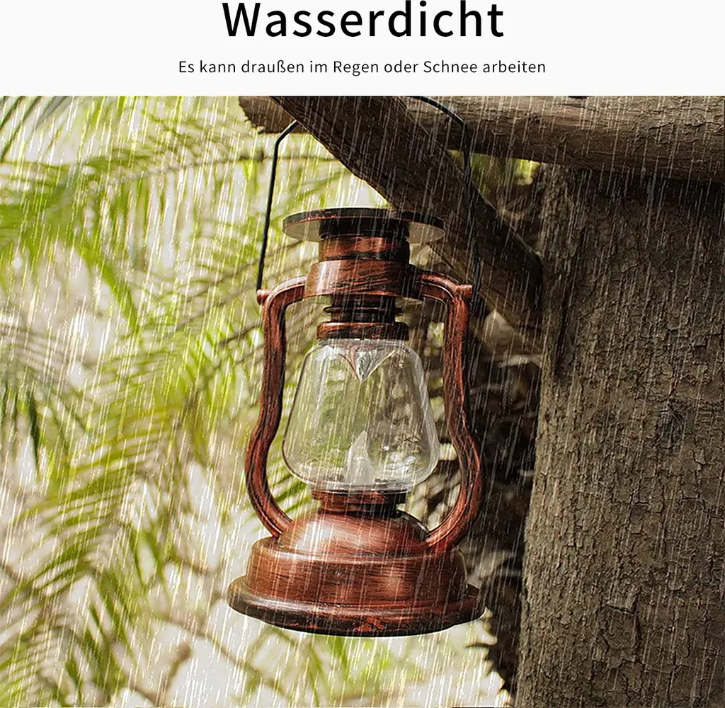 Eine rustikale braune Laterne hängt bei Regen an einem Baumzweig.