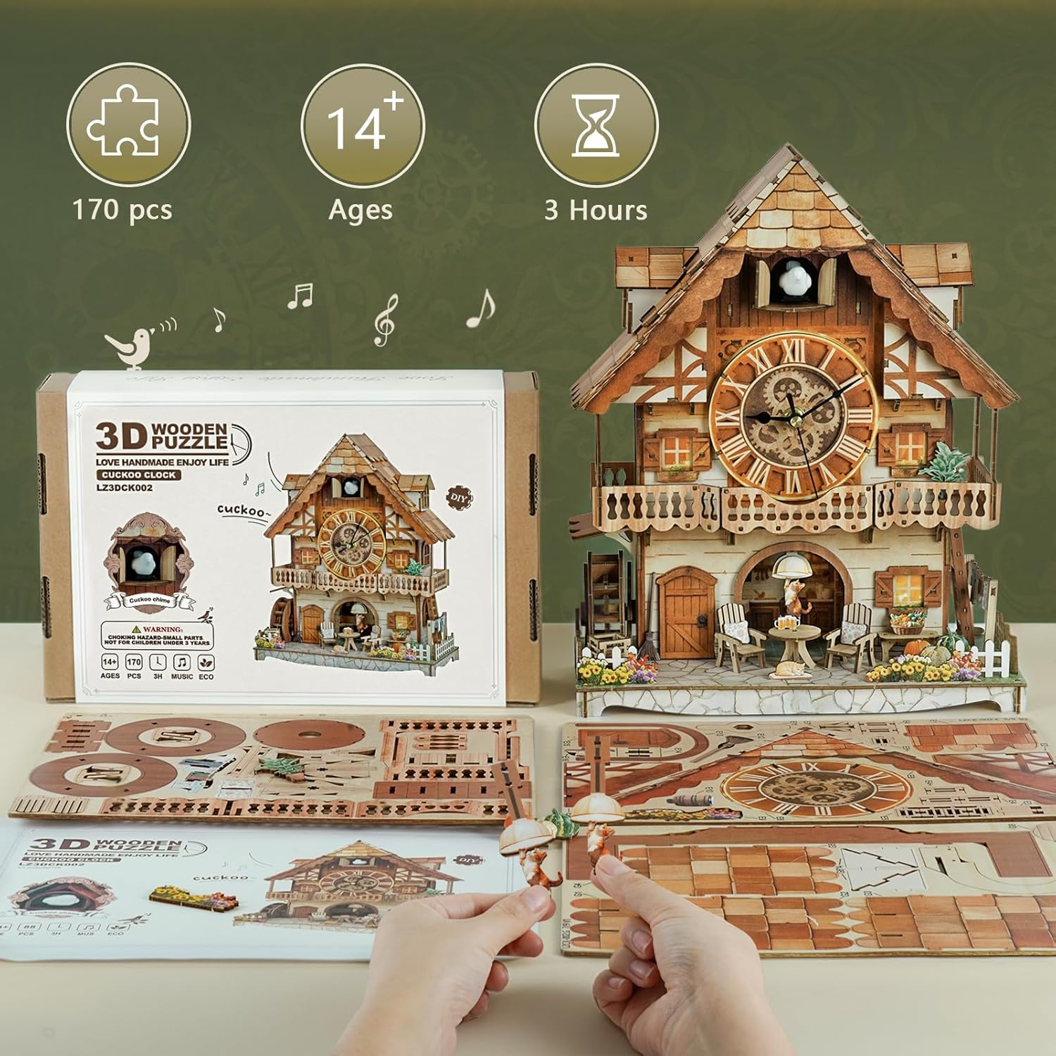 Ein 3D-Holzpuzzle einer Kuckucksuhr mit Teilen, Verpackung und dem fertigen Modell.