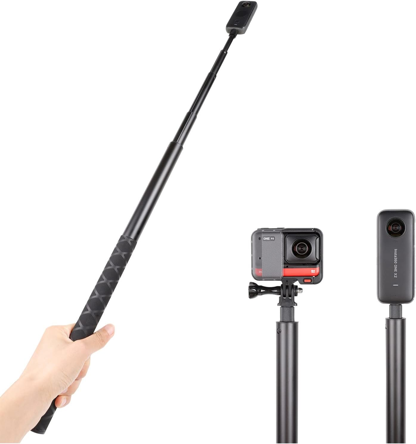 Hand hält einen schwarzen Selfie-Stick mit zwei verschiedenen Action-Kameras auf weißen Hintergrund.