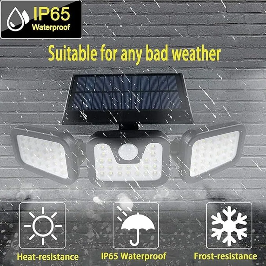 Wetterfeste IP65 Solar-LED-Leuchte mit drei Panels vor einer Steinwand.