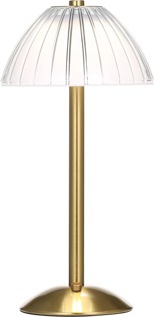 Eine moderne Tischlampe mit geripptem Klarglasschirm, schlankem Goldstab und rundem Goldfuß.