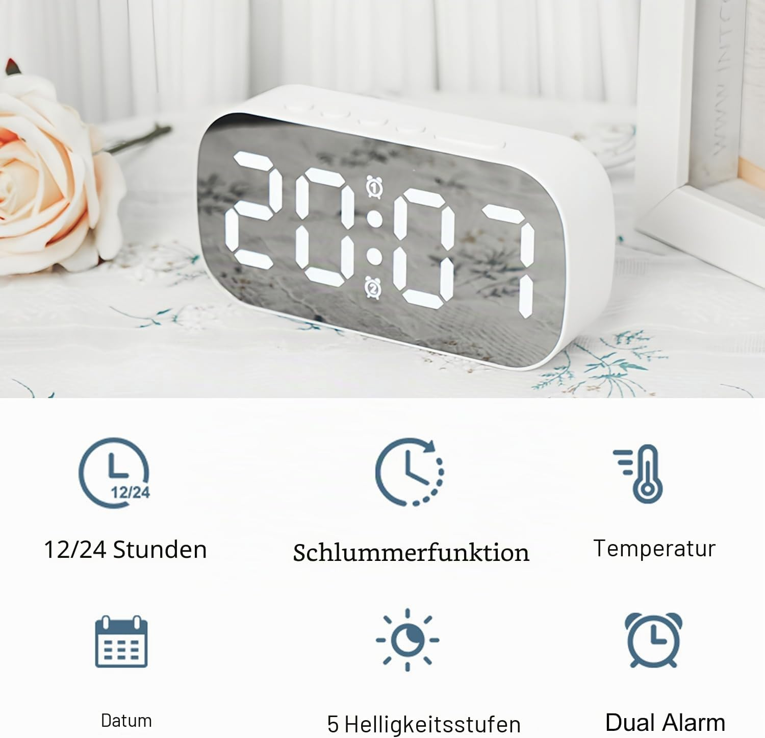Weißer Digitalwecker mit gespiegelter Anzeige, der 20:07 Uhr anzeigt, umgeben von Icons mit Funktionen.