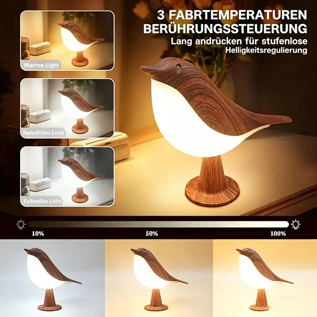 Eine hölzerne vogelformige Lampe mit einstellbarer Helligkeit auf einem Schreibtisch.