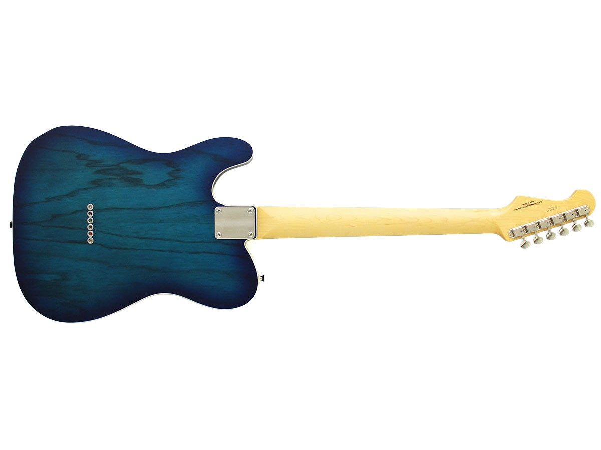Beyaz arka planda ahşap damarlı mavi bir elektro gitarın arkası, açık renk ahşap sap ve gümüş donanım.