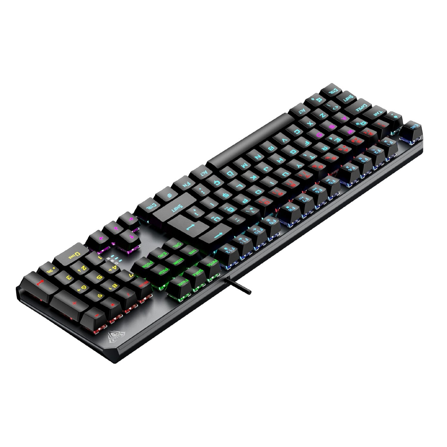 Beyaz arka planda RGB arka aydınlatmalı siyah bir oyun klavyesi.