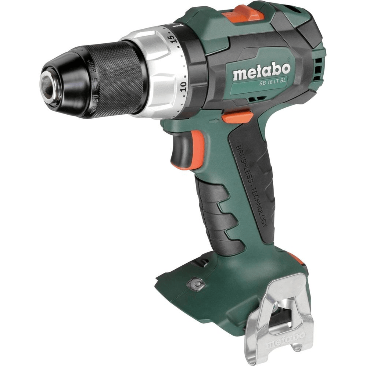 Taladro percutor inalambrico Metabo verde y negro con gancho para cinturon sobre fondo blanco.