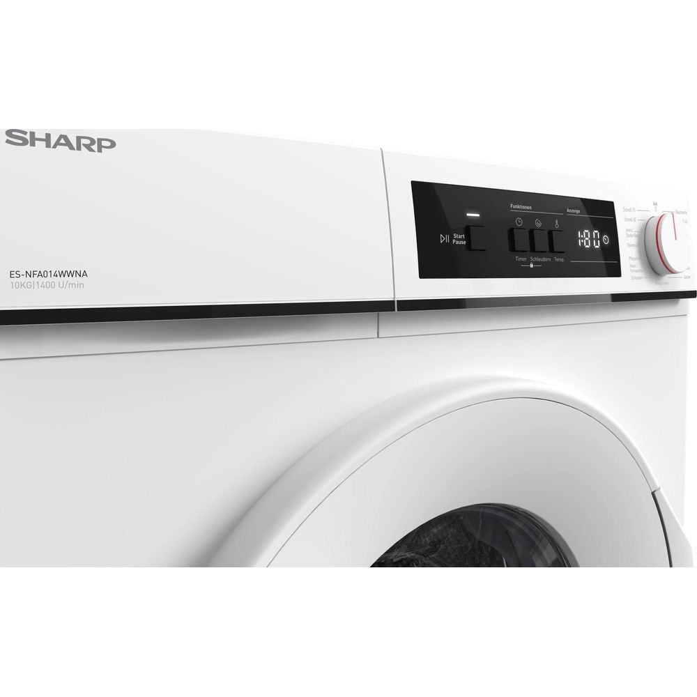 Gros plan sur le panneau de commande d'un lave-linge Sharp blanc avec écran numérique et bouton rotatif.