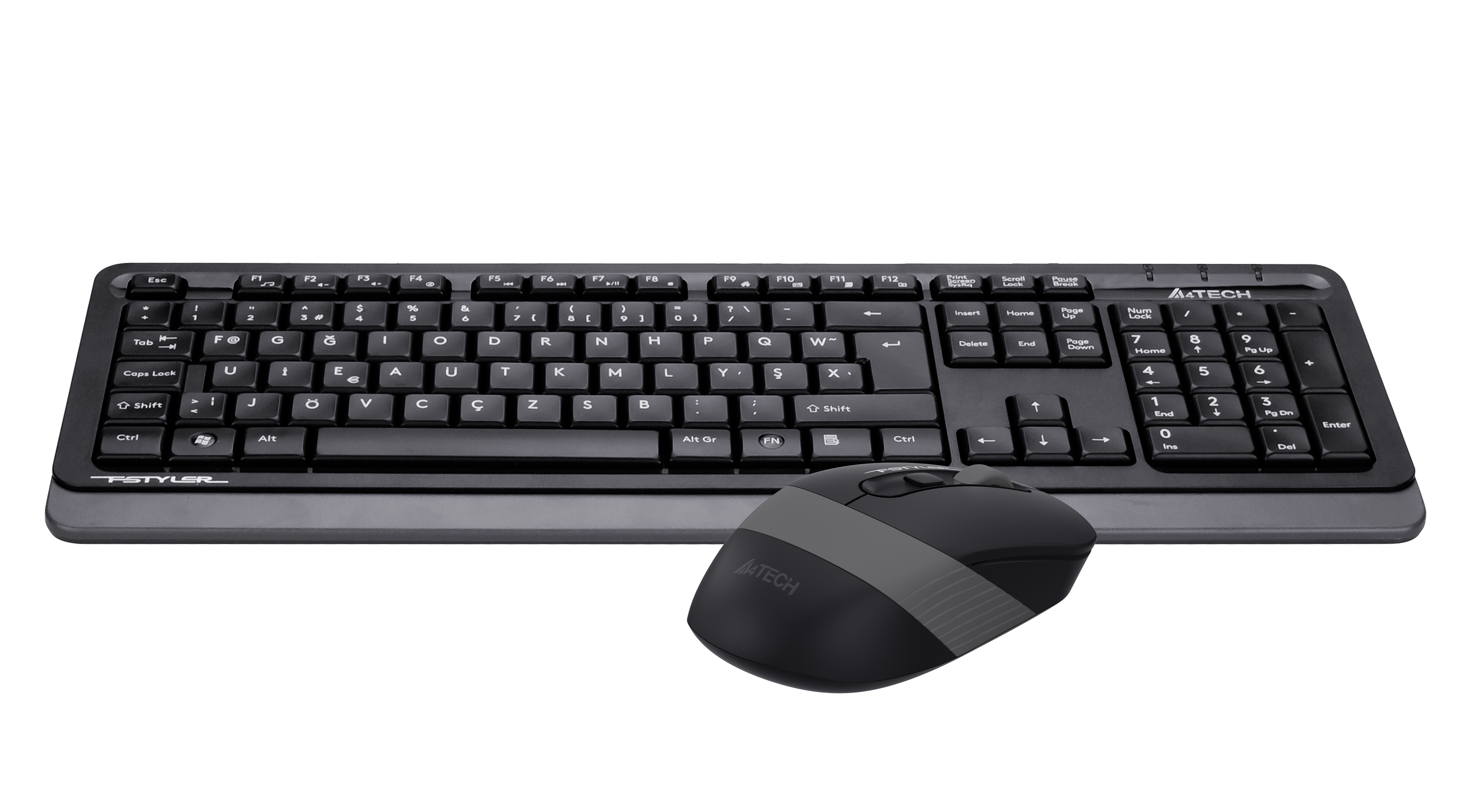 Beyaz arka plan üzerinde siyah bir A4Tech klavye ve eşleşen bilgisayar faresi.
